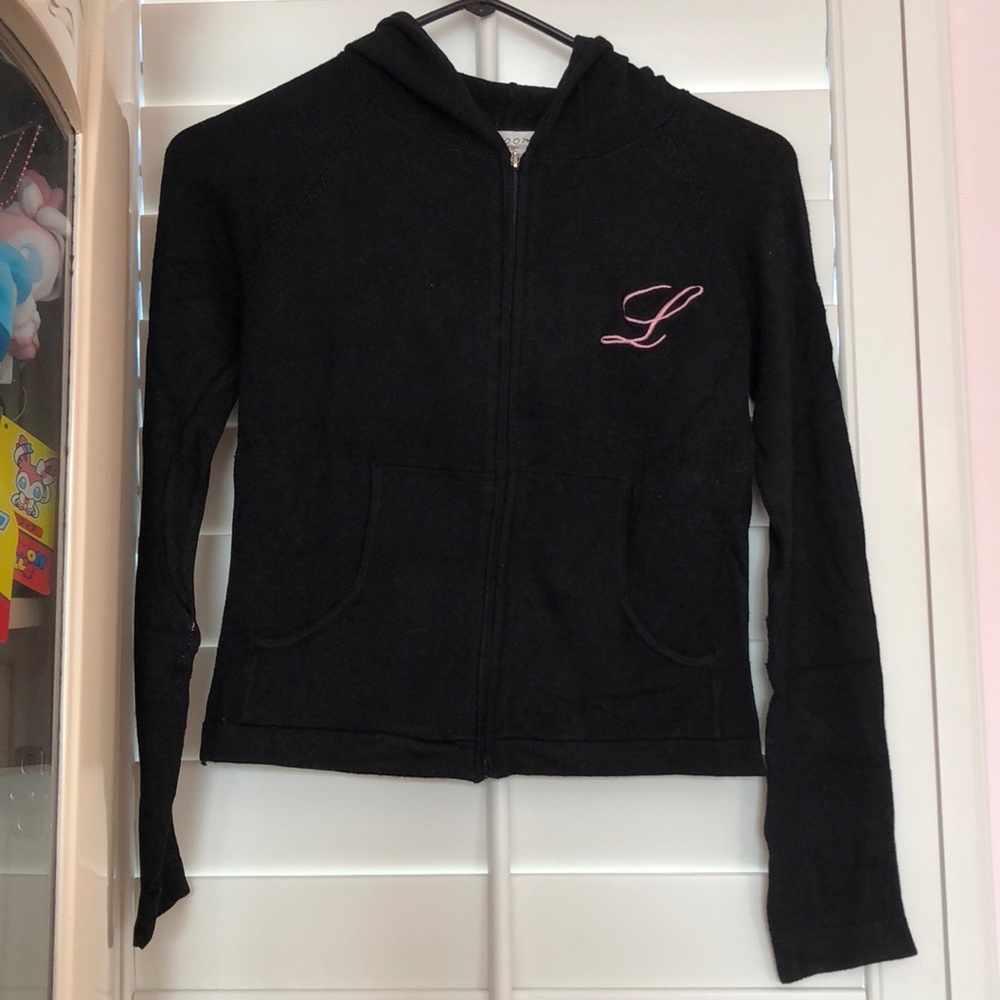 Bloom black sweater hoodie with L embroidery